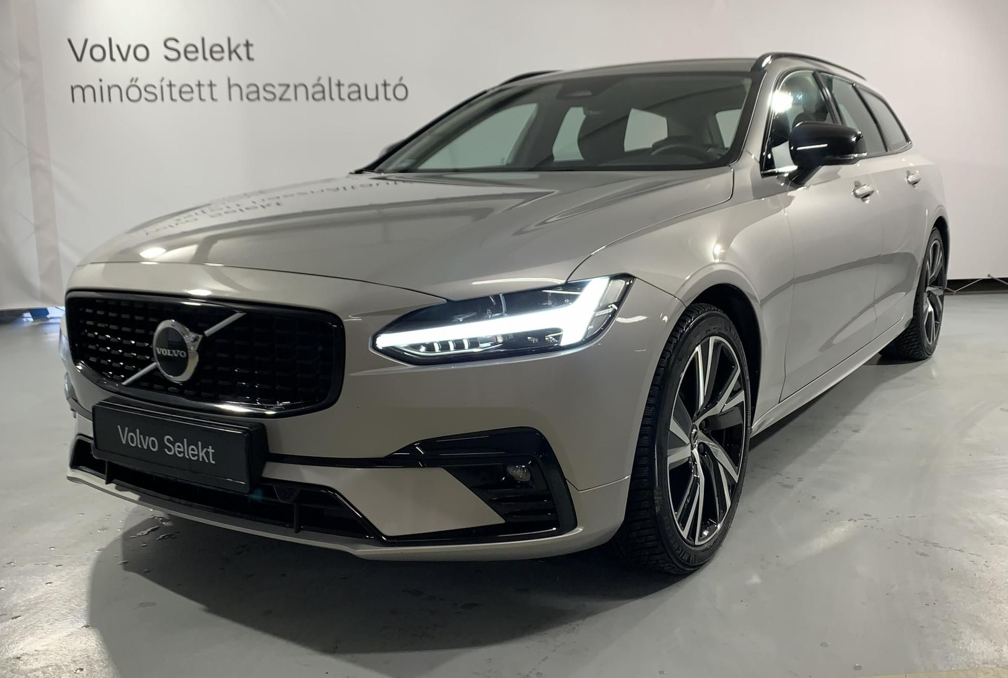 V90 2.0 [B4] MHEV Plus Dark Geartronic 2027.06ig Gyári Garancia.Karbantartási csomag.Téli-Nyári kerékszett!
