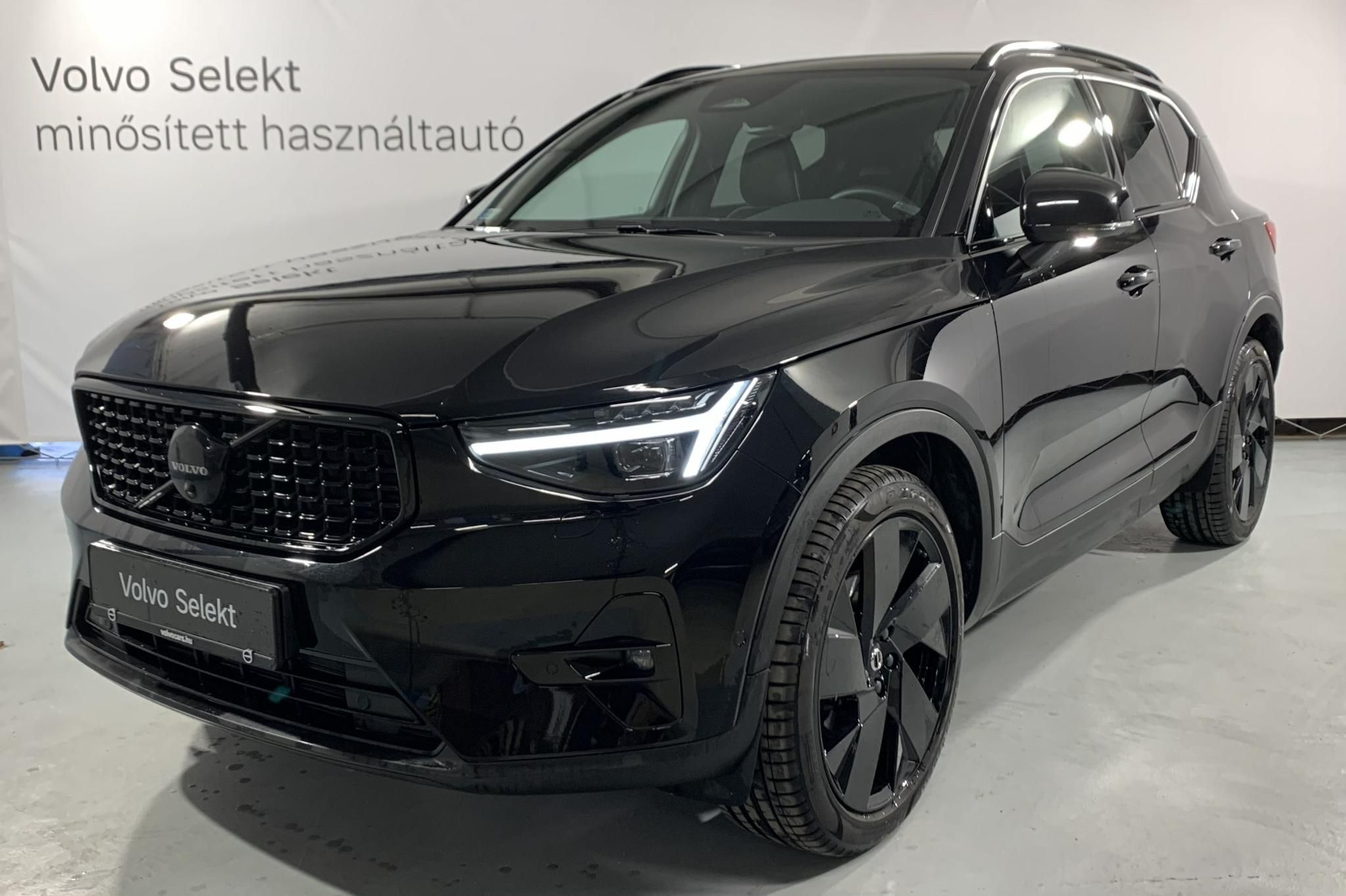 XC40 2.0 [B4] MHEV Ultra Dark Black Edition DCT