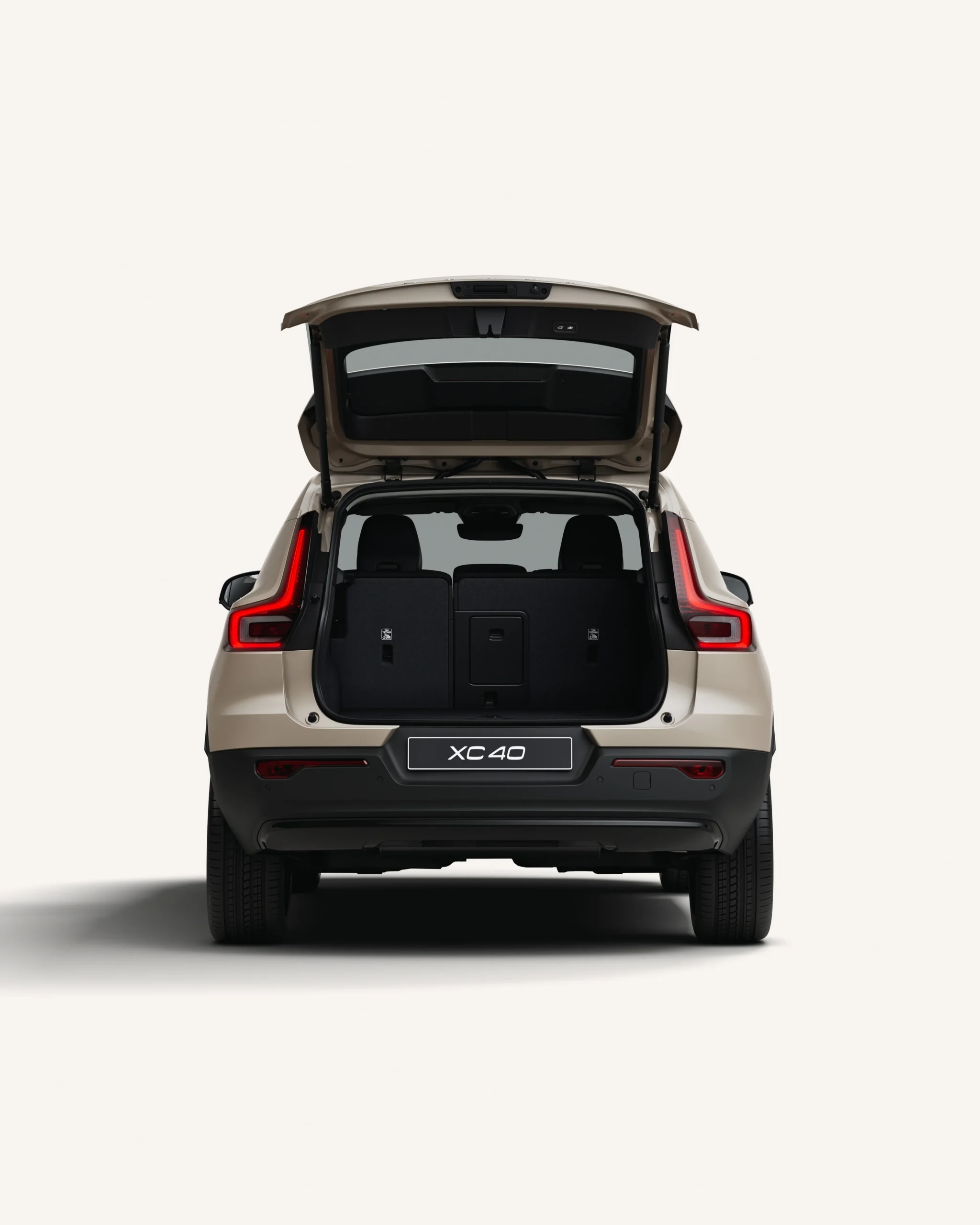 Exterior-bento-rear-open-4x5-XC40-mhev
