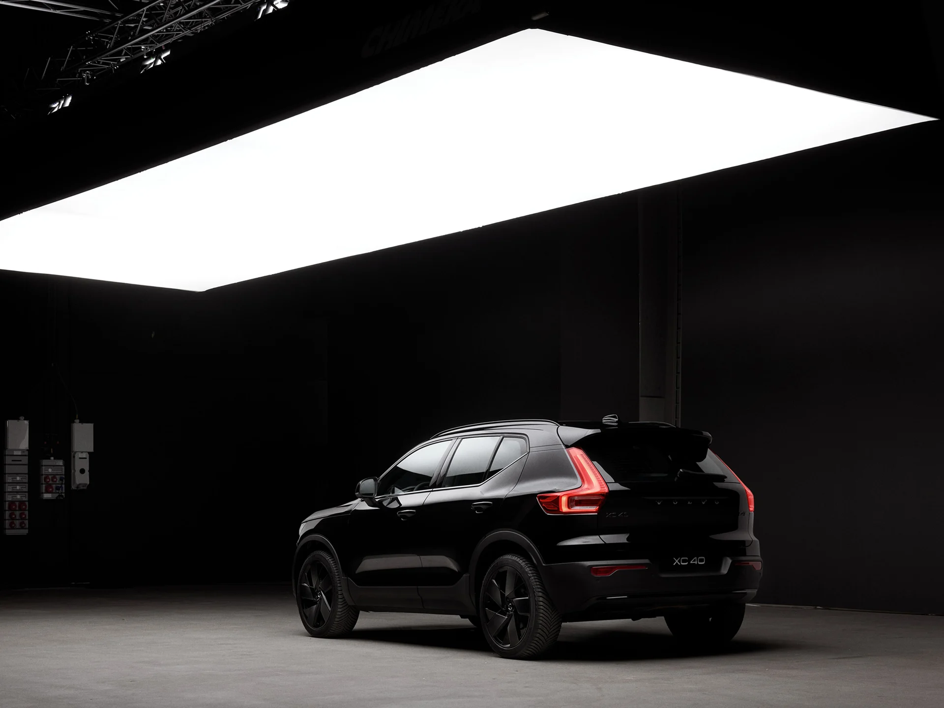 xc40-overview-black-edition-3-4x3